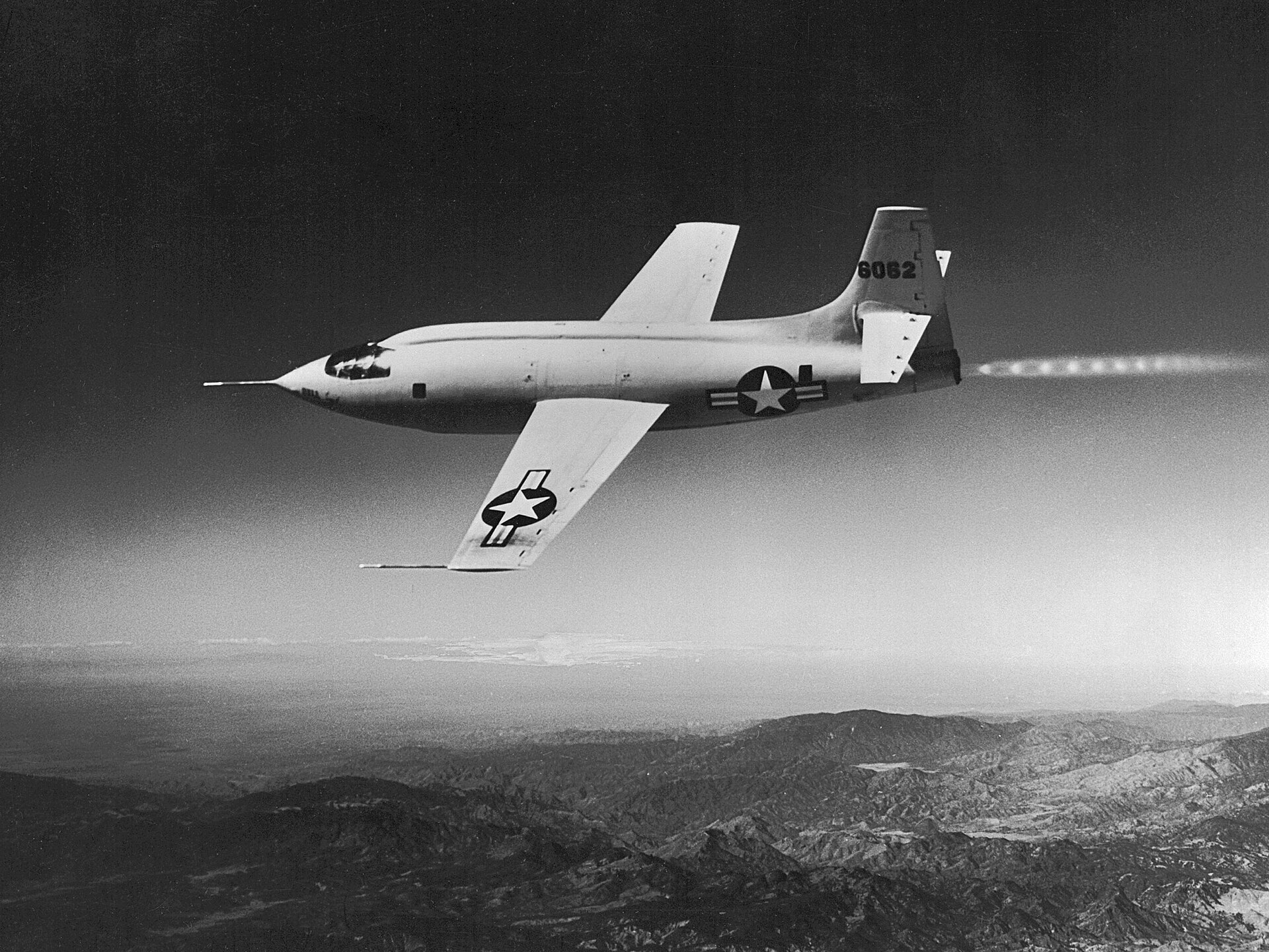 Bell X-1 46-062 Glamorous Glennis in flight over the Mojave Desert