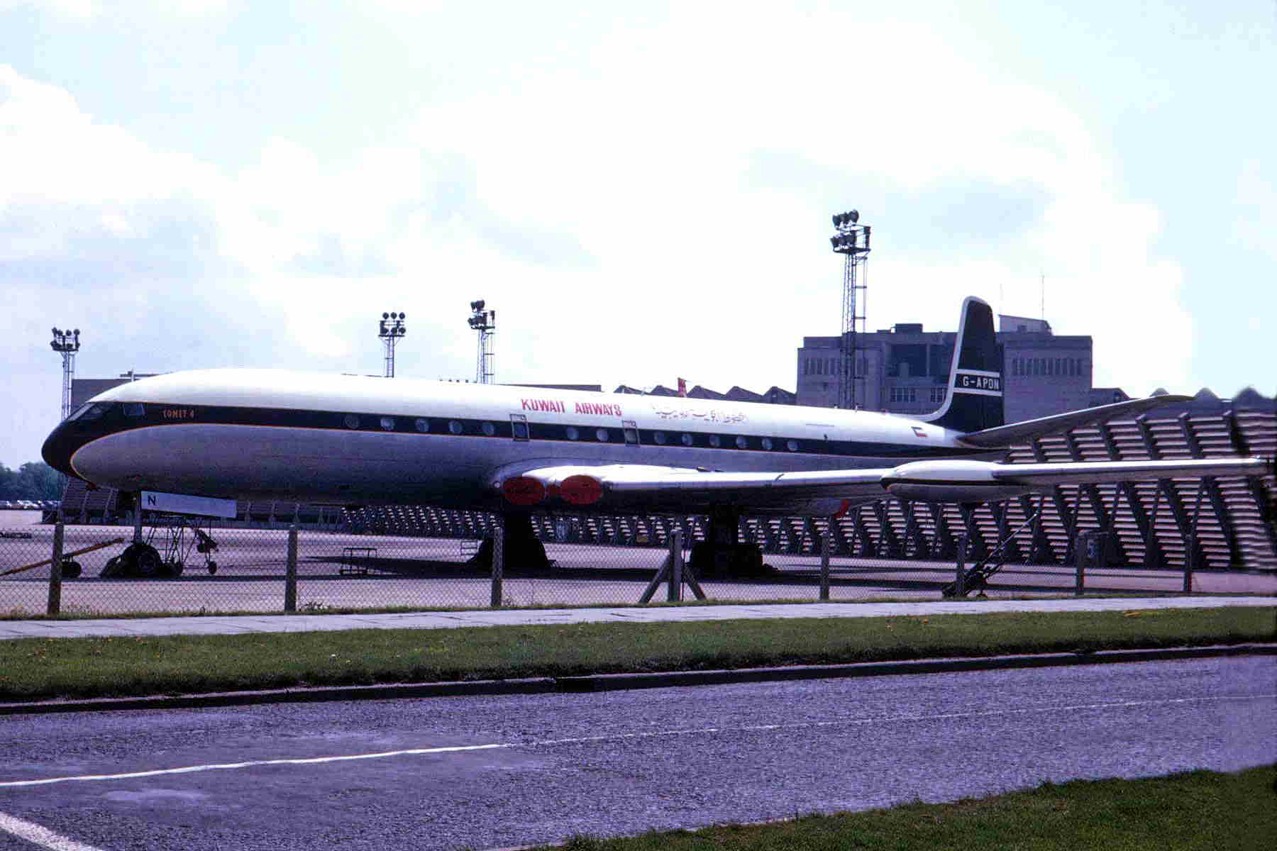 de Havilland Comet: The First Jet Airliner
