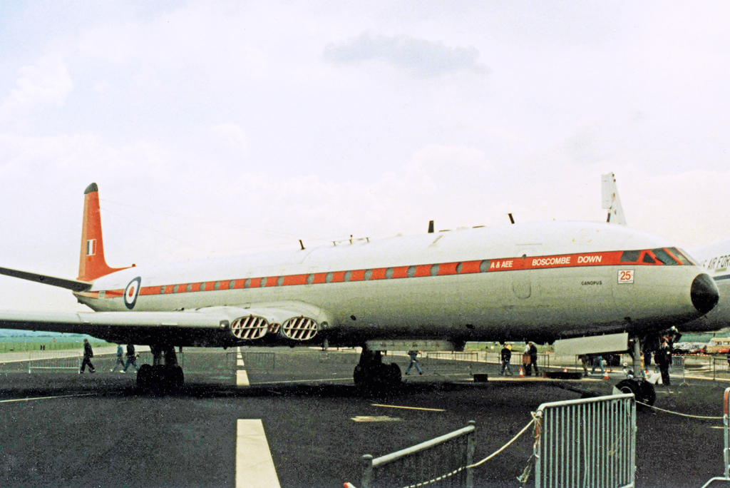 de Havilland Comet 4C XS235 Canopus at Boscombe Down in 1990