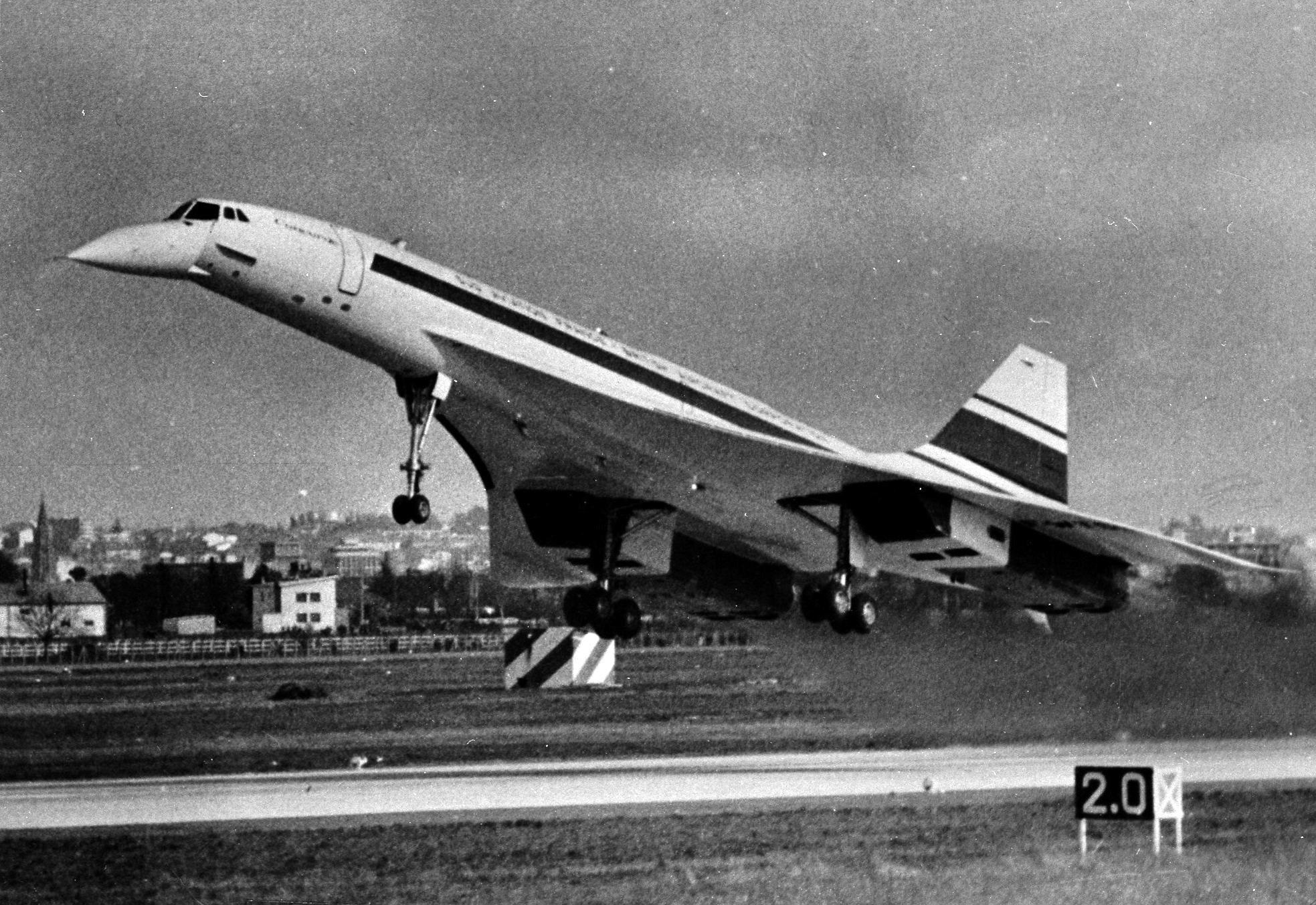 Concorde 001 airborne on its maiden flight from Toulouse on 2 March 1969
