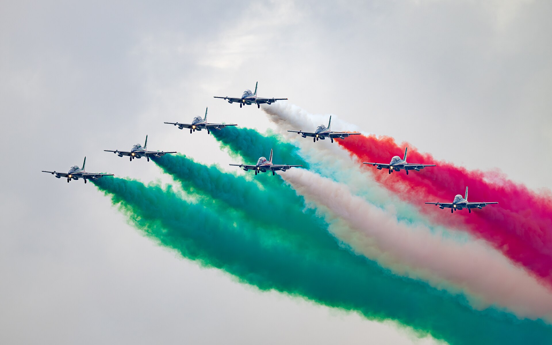 Frecce Tricolori Aermacchi MB-339s flying in formation at RIAT 2025