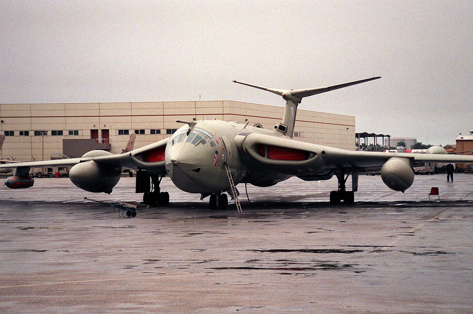 RAF Handley Page Victor K.2 tanker parked at Jubail after Operation Desert Storm