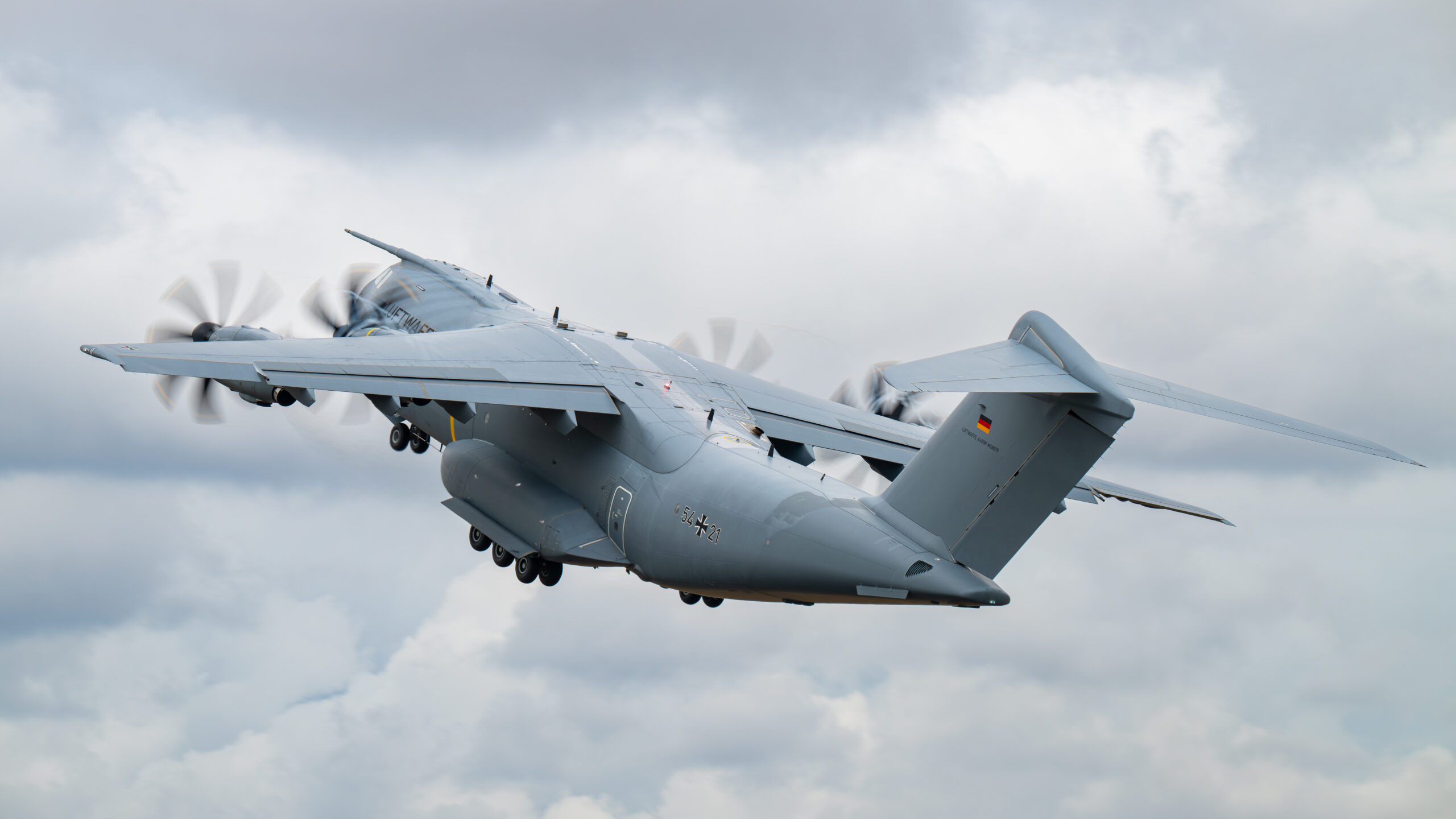 Luftwaffe Airbus A400M at the Royal International Air Tattoo 2025