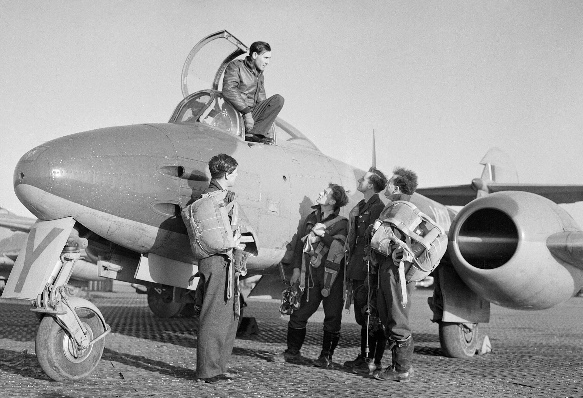 Pilots of No. 616 Squadron RAF with a Gloster Meteor at Manston, January 1945