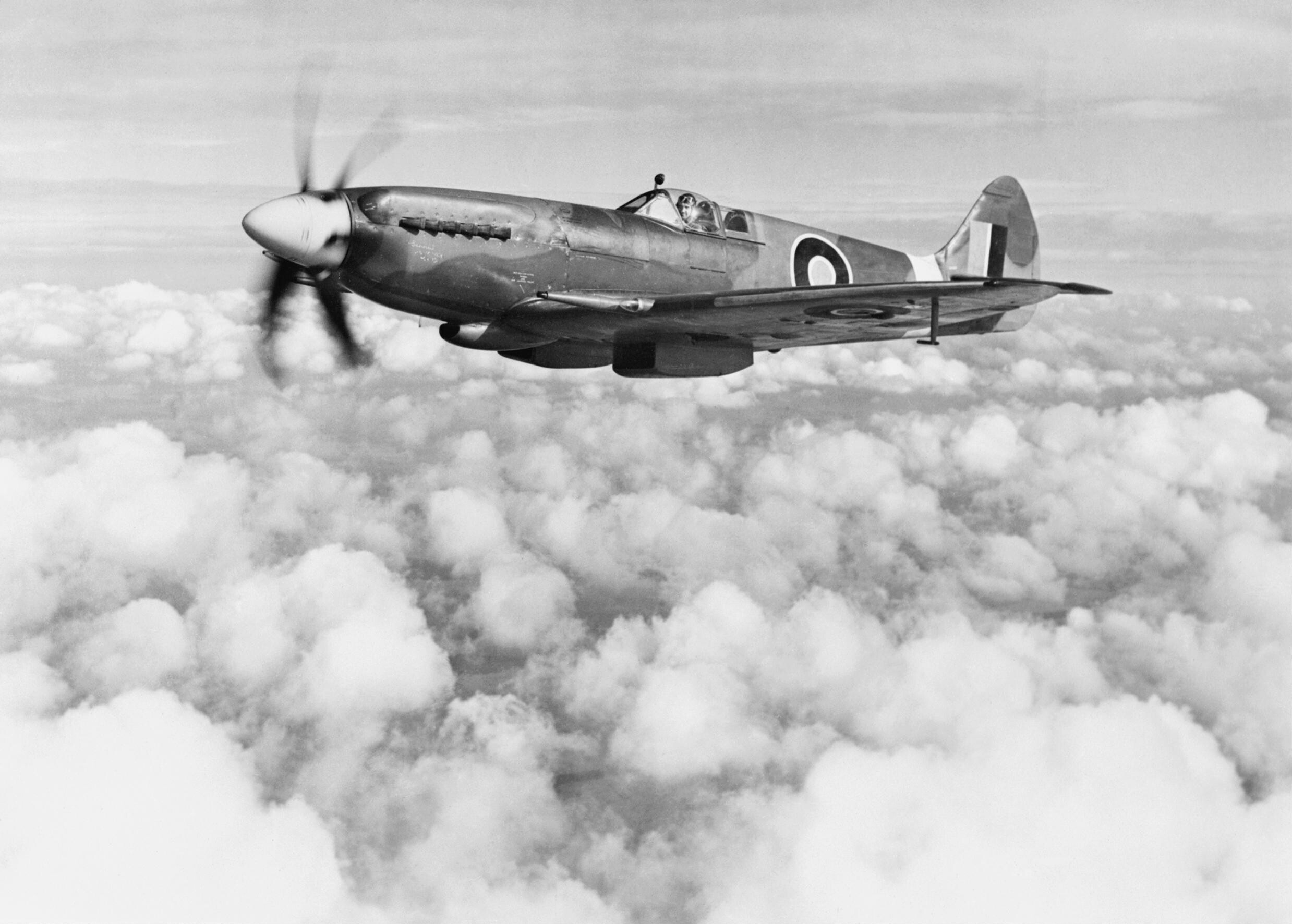 Supermarine Spitfire Mk XIVe RB140 in March 1944
