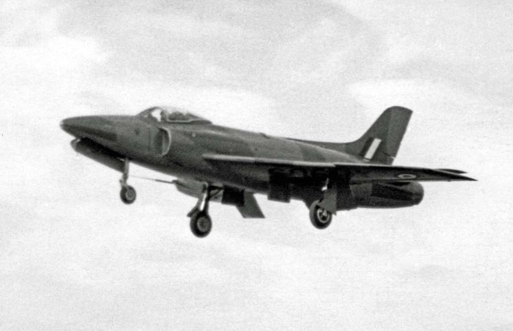 Supermarine Swift FR.5 XD905 swept-wing jet fighter landing at Farnborough in 1955