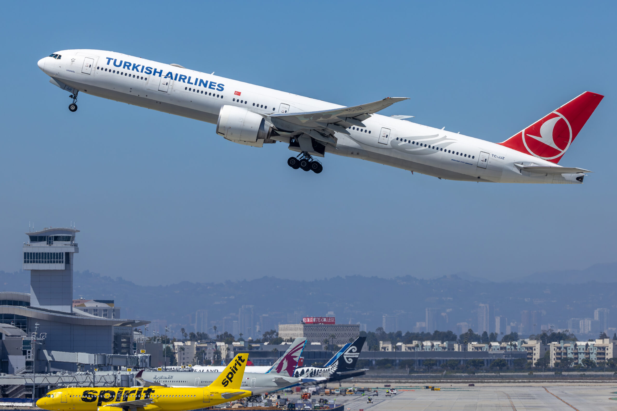 Turkish Airlines airliner at Los Angeles
