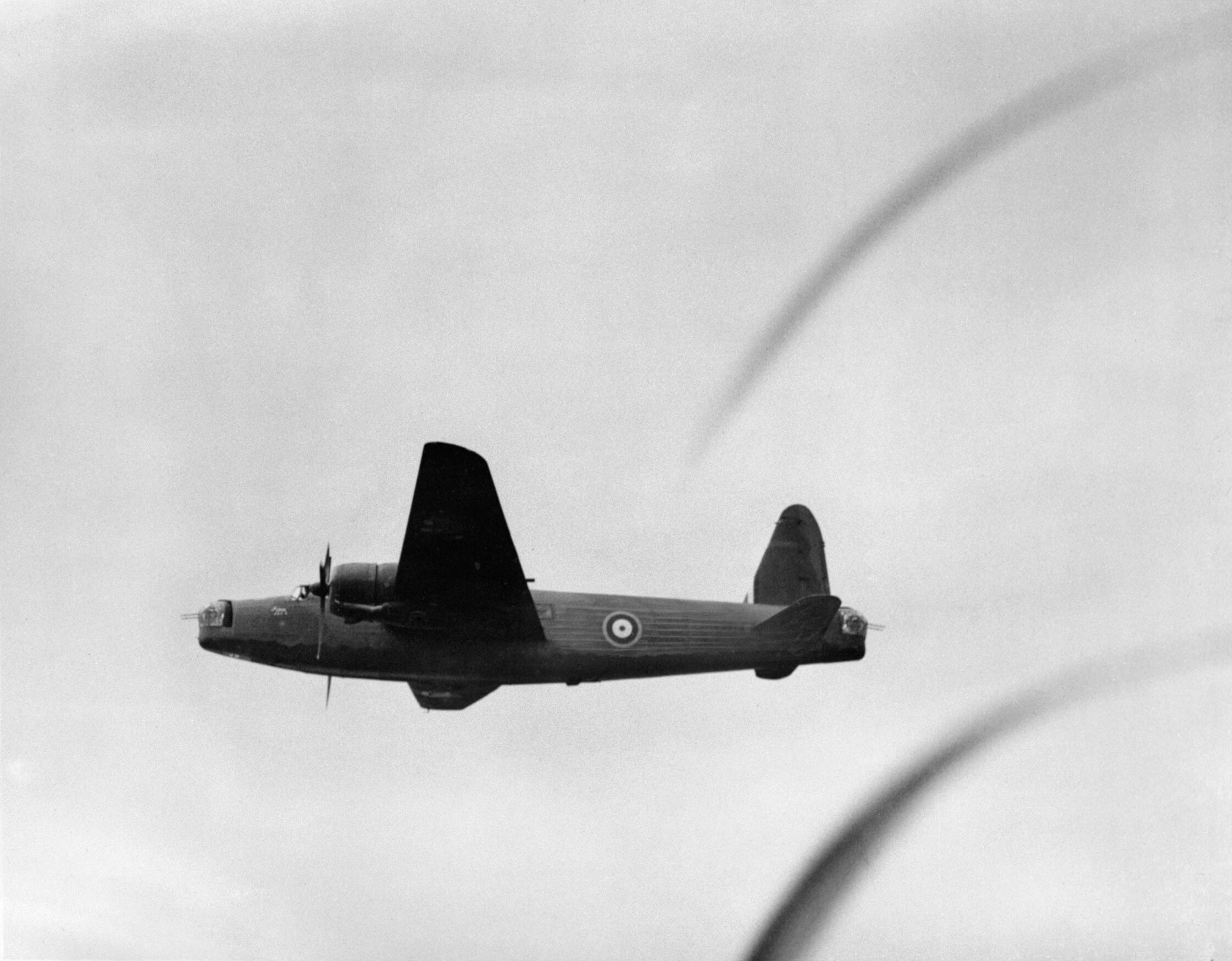 Vickers Wellington Mk IA L7779 LF-P of No. 37 Squadron RAF in flight, June 1940