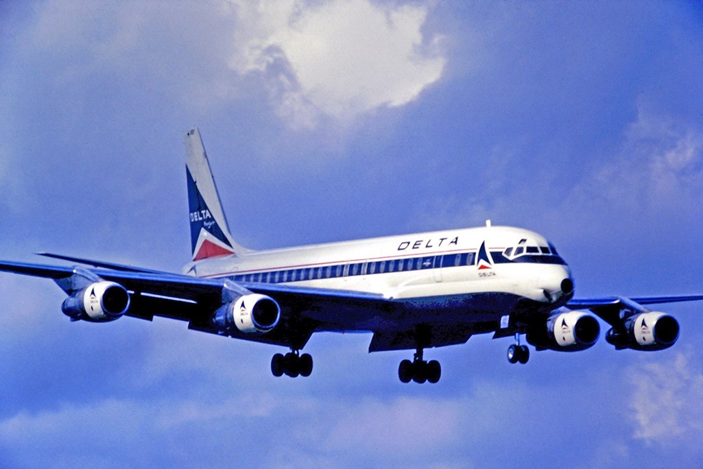 Delta Air Lines Douglas DC-8 on approach with undercarriage down