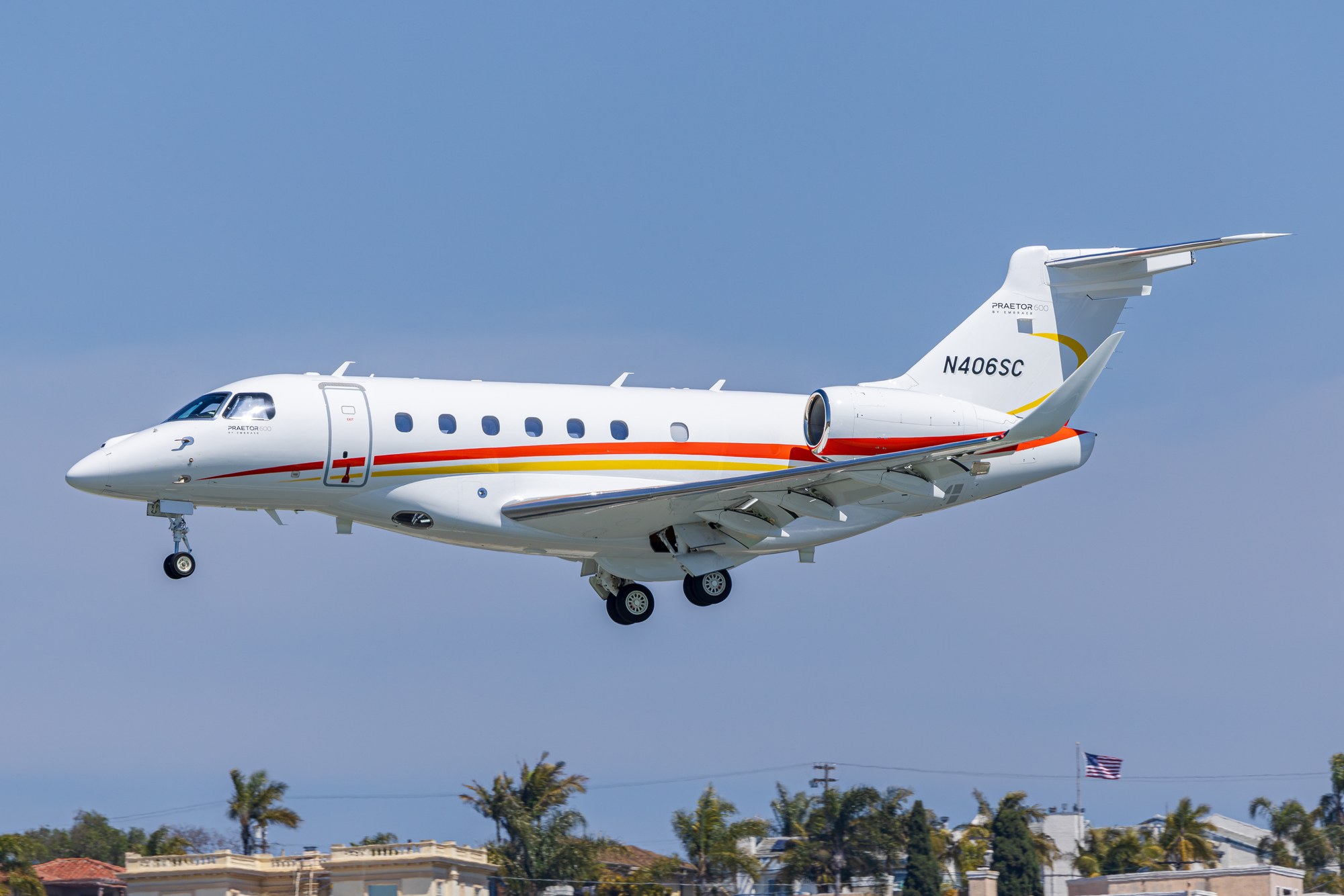 Embraer Praetor 600 business jet N406SC on approach to San Diego
